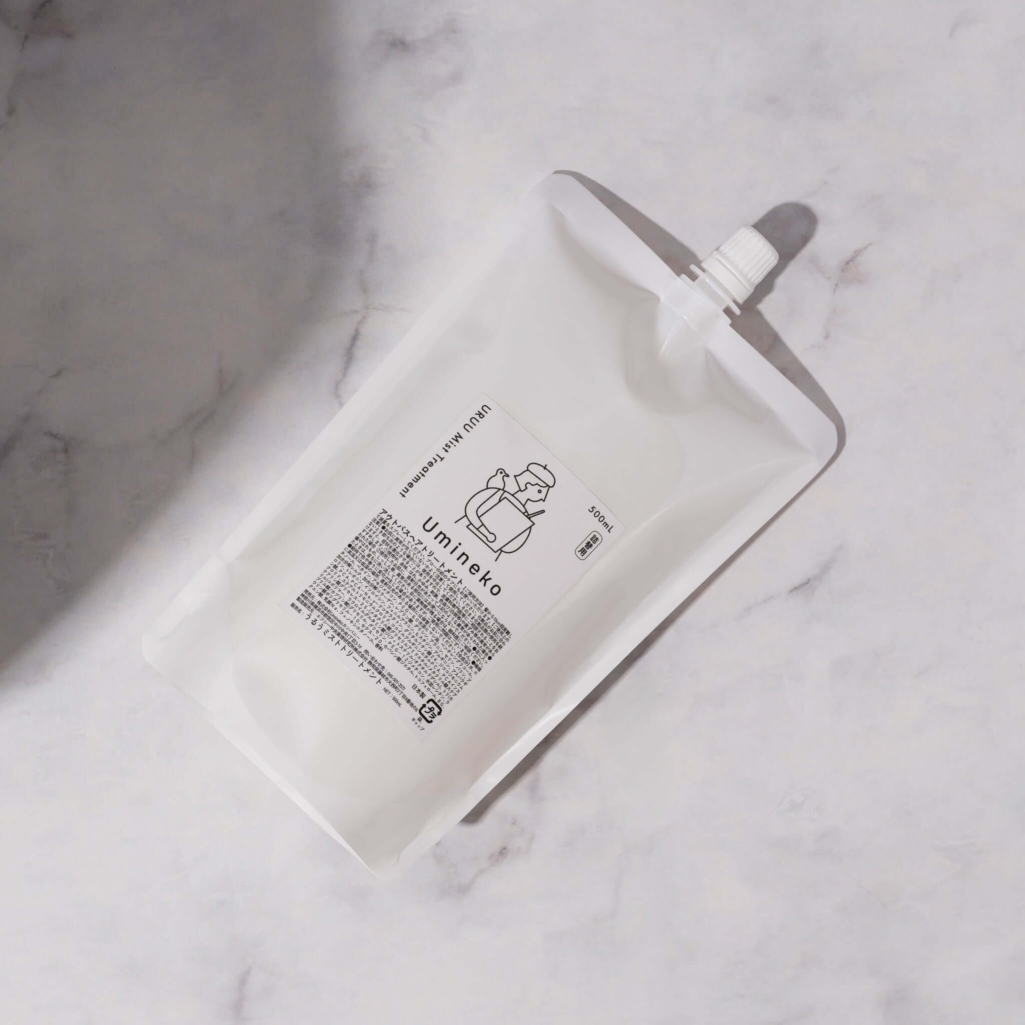 うるうミストトリートメント（500mL）詰替用の画像。髪の補修と保湿を考えた、洗い流さないトリートメント。植物由来の保湿成分と毛髪補修成分が傷んだ髪を補修。